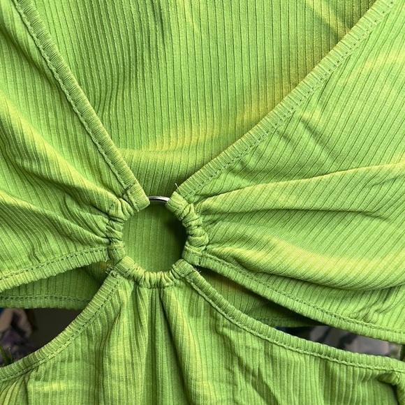 NWT PRINCESS POLLY- SIZE 8 Green open back long sleeve dress - Picture 3 of 3